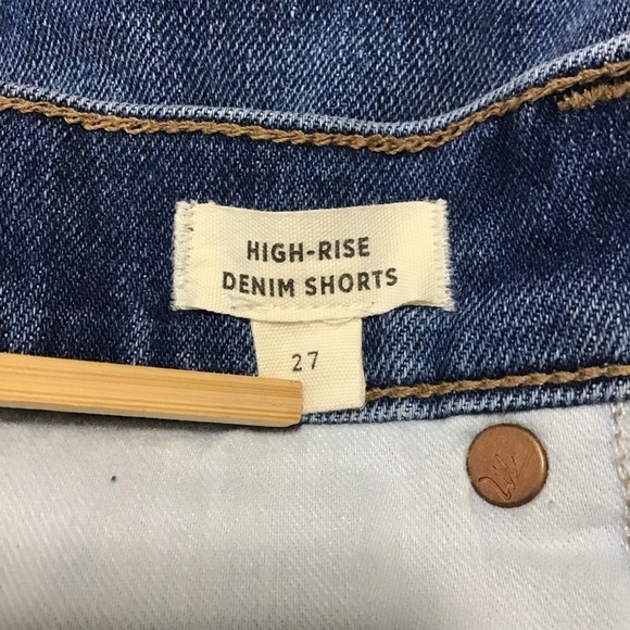 Madewell High-Rise Denim Shorts in Burke Wash: Button-Front Edition Size 27. - Picture 8 of 10
